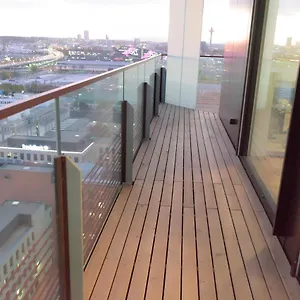 Triiiple Level 21 Mit Balkon Und Tiefgarage Apartament