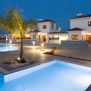 Magdalena Luxury Villas איה נאפה