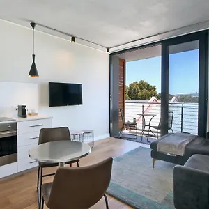 docklands-deluxe-one-bedroom-apartments.hotels-capetown.com/